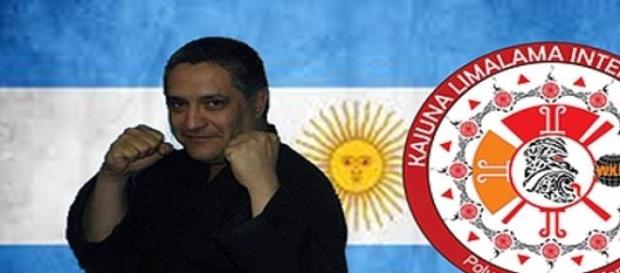 José María Chandia y el escudo de Kahuna Lima Lama José María Chandia y el escudo de Kahuna Lima Lama