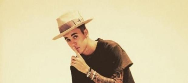 Justin Bieber sendet eindeutige Botschaft. Justin Bieber sendet eindeutige Botschaft.