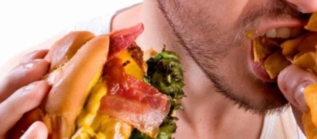 La comida puede ser muy adictiva. La comida puede ser muy adictiva.