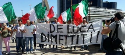 I 5 Stelle contro De Luca e Renzi