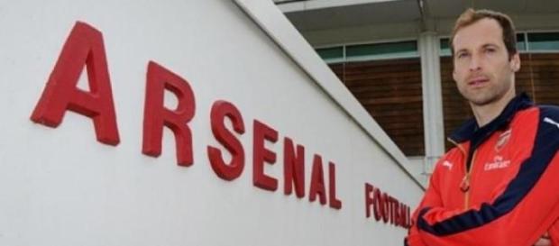 Cech cambió al Chelsea por el Arsenal Cech cambió al Chelsea por el Arsenal