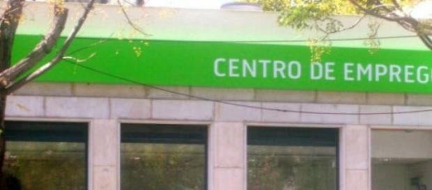 Desemprego mais baixo face a Maio de 2014. Desemprego mais baixo face a Maio de 2014.
