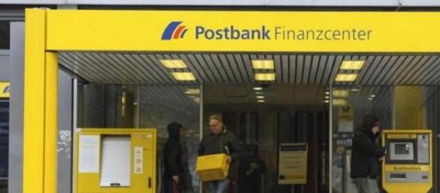 Die Post heißt häufig jetzt Postbank Finanzcenter. Die Post heißt häufig jetzt Postbank Finanzcenter.