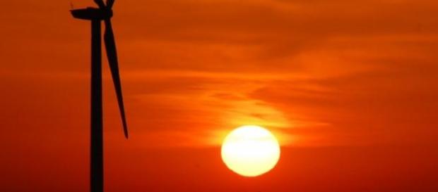 Die Sonne scheint und bringt die Hitze mit. Die Sonne scheint und bringt die Hitze mit.