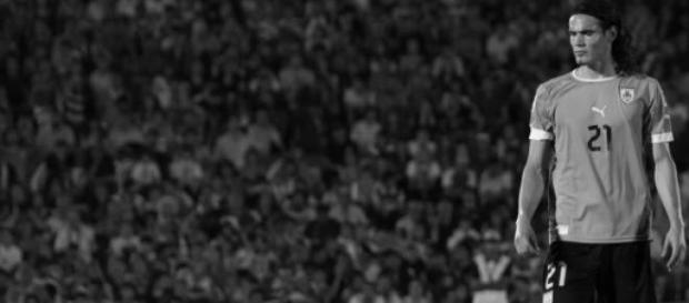 fotografía de Cavani en la cancha fotografía de Cavani en la cancha