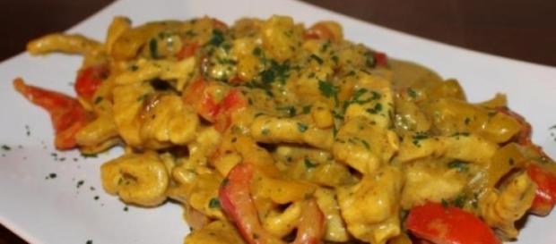 Il pollo all'indiana, una ricetta esotica Il pollo all'indiana, una ricetta esotica