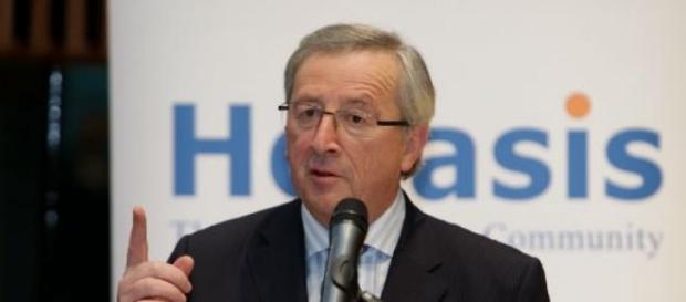 Juncker quer que Grécia fique no Euro. Juncker quer que Grécia fique no Euro.