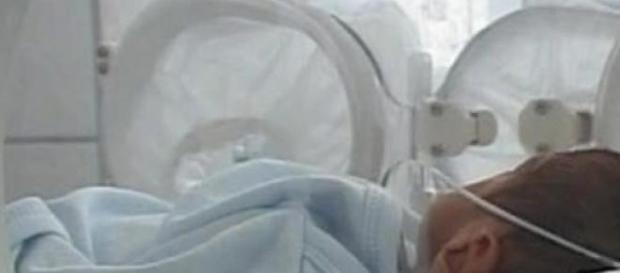 O fetiţă s-a născut în plină stradă O fetiţă s-a născut în plină stradă