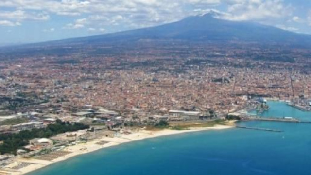 Non può andare al mare, 13enne tenta suicidio