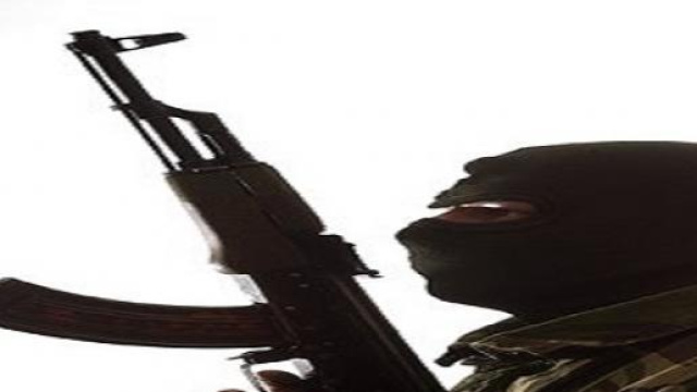 Profilo di terrorista armato.