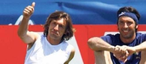 Pirlo e Buffon durante gli allenamenti dell'Italia Pirlo e Buffon durante gli allenamenti dell'Italia