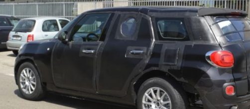 Alfa Romeo SUV con muletto 500XL.