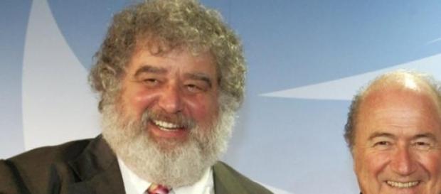 Chuck Blazer și Sepp Blatter în 2005 Chuck Blazer și Sepp Blatter în 2005