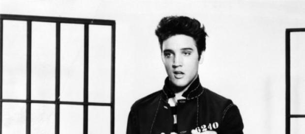 Elvis Presley, a eterna lenda do Rock And Roll. Elvis Presley, a eterna lenda do Rock And Roll.