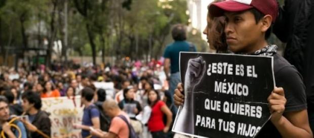 Protestas por los estudiantes desaparecidos Protestas por los estudiantes desaparecidos