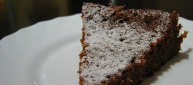 Torta amaretti e cioccolato Torta amaretti e cioccolato