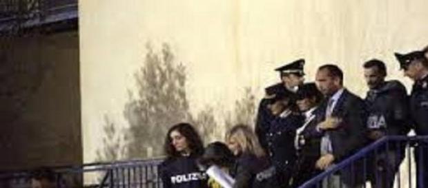 Veronica Panarello durante l'arresto. Veronica Panarello durante l'arresto.