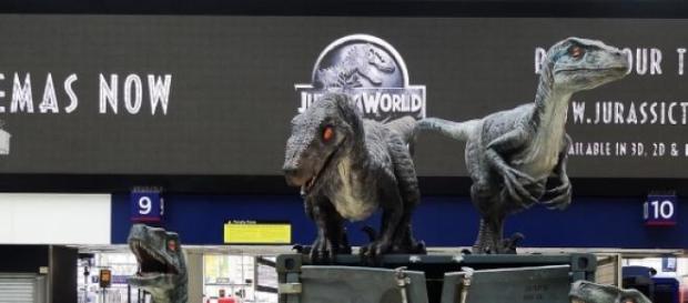 Cartel publicitario de "Jurassic World" en Londres Cartel publicitario de "Jurassic World" en Londres