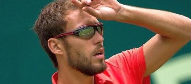Jerzy Janowicz odpadł w I rundzie Wimbledonu. Jerzy Janowicz odpadł w I rundzie Wimbledonu.
