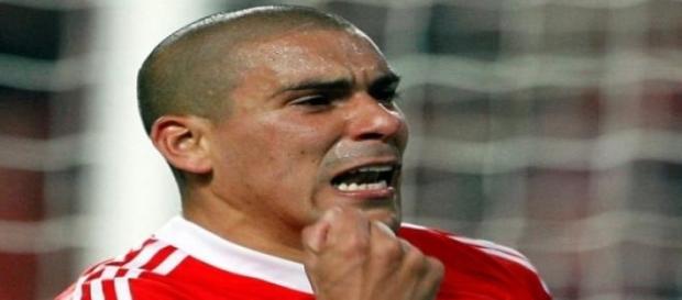 Maxi Pereira diz adeus ao Benfica. Maxi Pereira diz adeus ao Benfica.