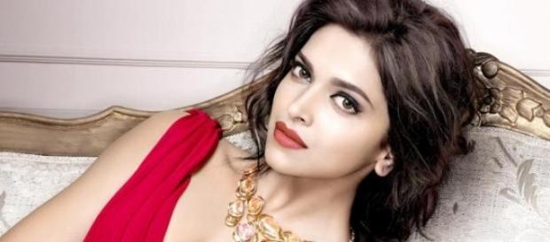Russell Brand falls for Deepika Padukone Russell Brand falls for Deepika Padukone