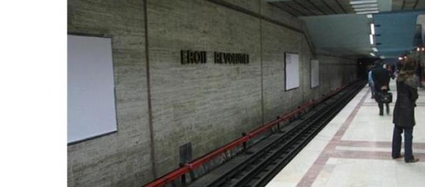 STATIE METROU EROII REVOLUTIEI STATIE METROU EROII REVOLUTIEI