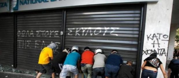 Una imagen familiar para el argentino, Grecia hoy. Una imagen familiar para el argentino, Grecia hoy.