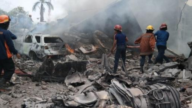 Disastro aereo Medan: C-130 precipita sulla citt&agrave;