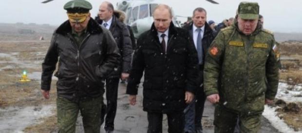 Putin junto a dos general rusos. Putin junto a dos general rusos.