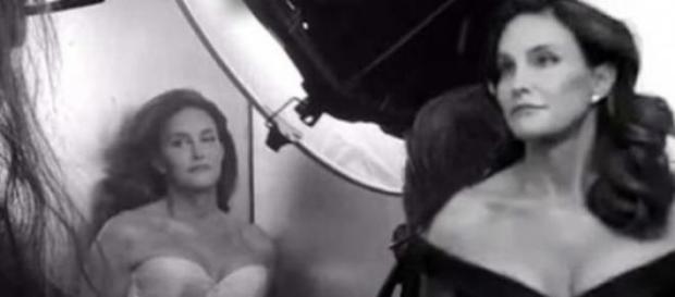 Caitlyn Jenner 'apresentou-se' na Vanity Fair Caitlyn Jenner 'apresentou-se' na Vanity Fair