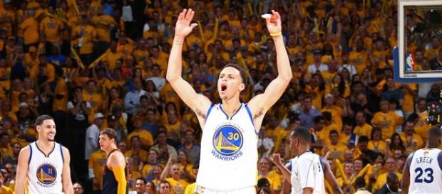 Curry lidero a su equipo con 26pts y 8asts Curry lidero a su equipo con 26pts y 8asts