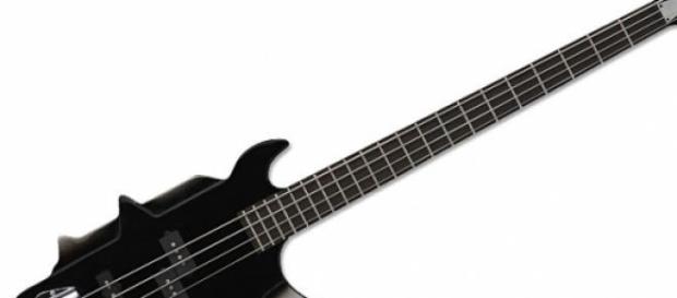 El bajo ayuda a marcar el sentido rítmico El bajo ayuda a marcar el sentido rítmico