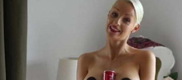 holda coke with your boobs lié au cancer du sein ? holda coke with your boobs lié au cancer du sein ?