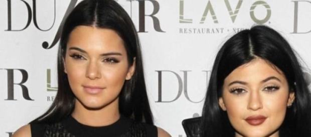 Kylie e Kendall querem afastar-se das Kardashians. Kylie e Kendall querem afastar-se das Kardashians.