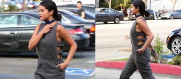 Selena Gomez passeou elegância nas ruas de LA Selena Gomez passeou elegância nas ruas de LA