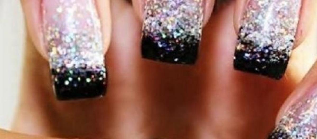 Proposte per nail art e smalto estate manicure elegante, glamour e dettagli con foto