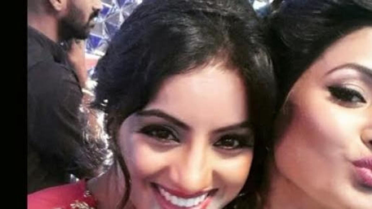 Akshara Sandhya And Gopi Bahu Shine At Star Parivaar Award As Actors Try Role Reversal Divyanka tripathi (yeh hai mohabbatein). gopi bahu shine at star parivaar award