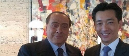 Silvio Berlusconi e Mr. Bee Taechaubol