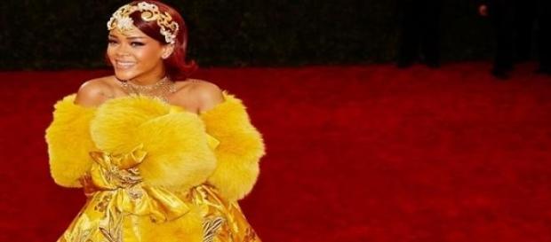 Rihanna hält sich aus dem Streit von Chris raus Rihanna hält sich aus dem Streit von Chris raus