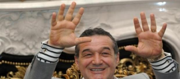 Becali a speriat grecii din Salonic Becali a speriat grecii din Salonic
