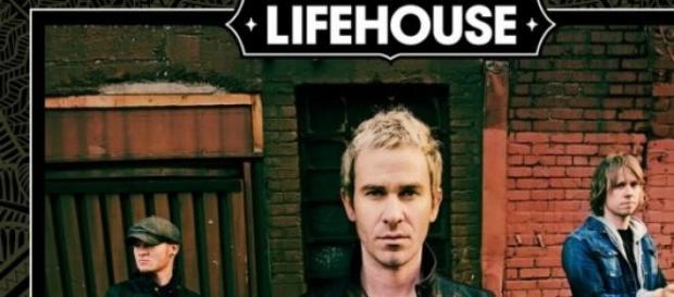 Lifehouse: capa do álbum Out of the Wasteland Lifehouse: capa do álbum Out of the Wasteland