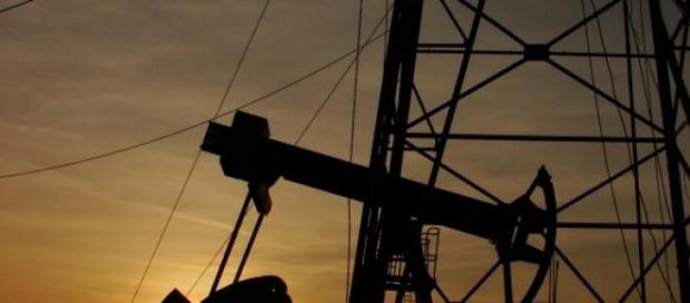Perspectivas en torno al precio del petróleo crudo Perspectivas en torno al precio del petróleo crudo