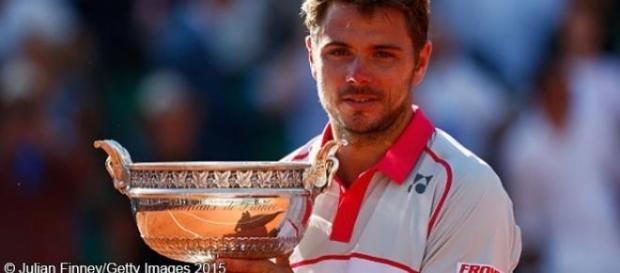 Wawrinka segura a Taça dos Três Mosqueteiros Wawrinka segura a Taça dos Três Mosqueteiros
