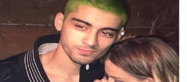 Zayn Malik surpreendeu as suas fãs. Zayn Malik surpreendeu as suas fãs.