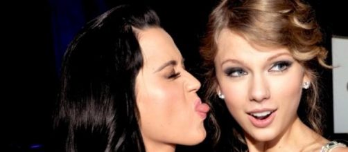 Katy Perry (30) Taylor Swift (25)