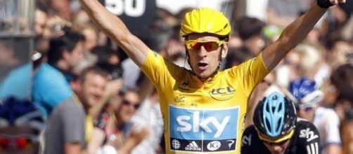 Wiggins trionfa record dell'ora