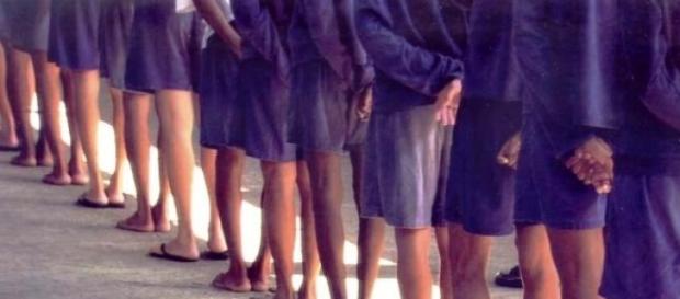 Adolescentes cumprindo medidas socioeducativas Adolescentes cumprindo medidas socioeducativas