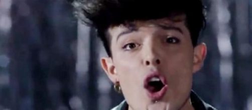 Stash dei The Kolors è fidanzato.