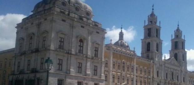 Palácio de Mafra - Construído com ouro do Brasil Palácio de Mafra - Construído com ouro do Brasil