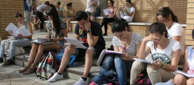 Repasos de última hora refrescan lo aprendido. Repasos de última hora refrescan lo aprendido.